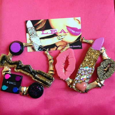 Makeup doorknockers - Thumbnail 3