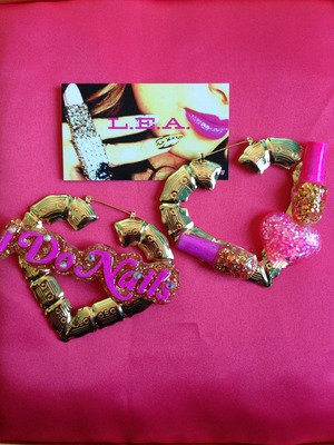 I do nails doorknockers