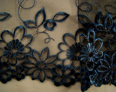 Lace border 114