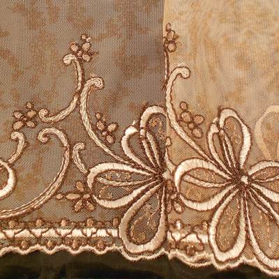 Lace border 122