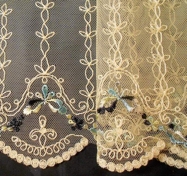 Lace Border 131