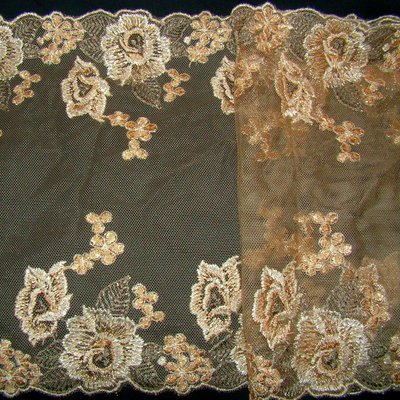 Lace border 138