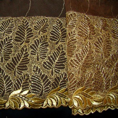 Lace border 143