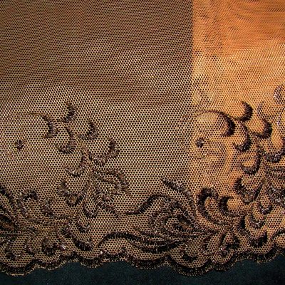 Lace border 144