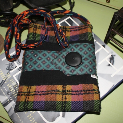 P006 across body pouch - Thumbnail 2