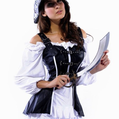 Pirate maiden costume