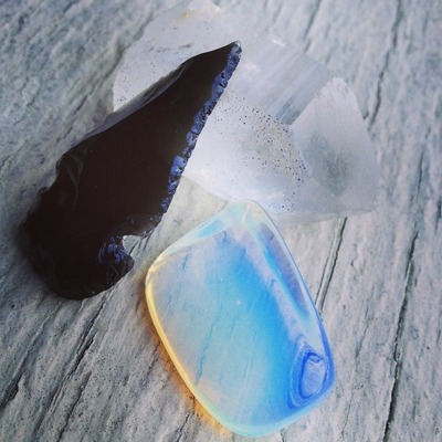 Quartz, obsidian arrowhead, opalite set - Thumbnail 5