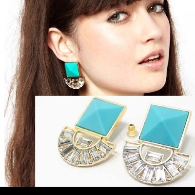 Rhinestone stud earrings