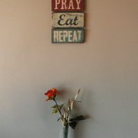  Pray Eat Repeat Hand Painted Pallet Sign - Thumbnail 1