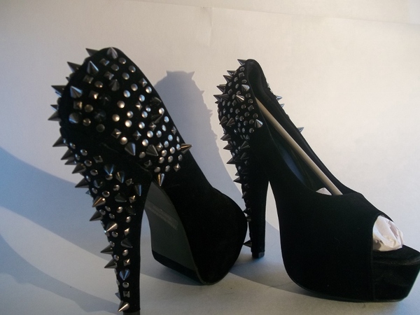 BETTIE PAGE SPIKE SUEDE HEEL 