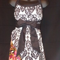 YR Emmeline Apron - Reversible Damask Party - Thumbnail 1