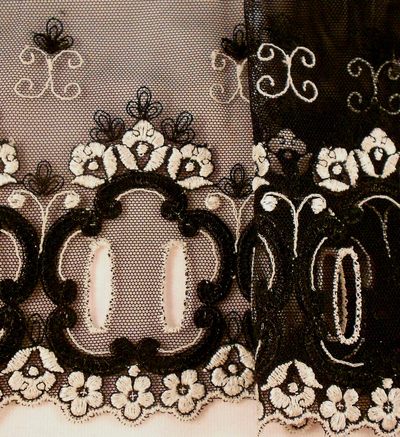 Lace border 96