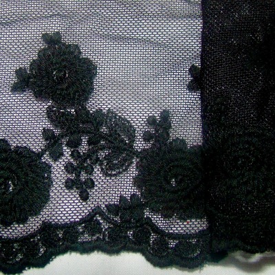 Lace border 154