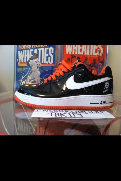 Halloween Air Force 1s size 9.5 