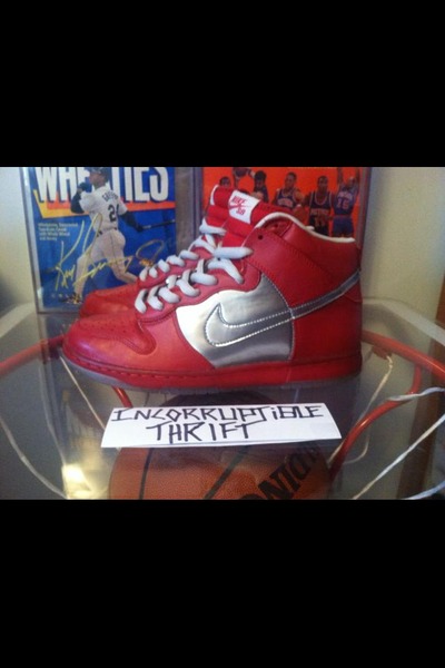 Mork & Mindy Sample Nike SBs