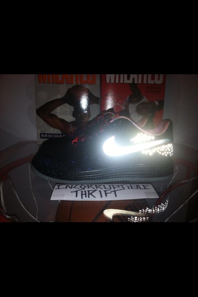 Area 72 Nike Air Force 1's Size 9.5