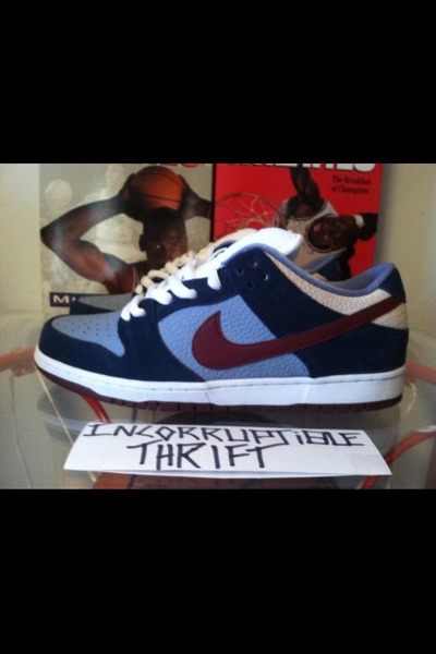 FTC Finally Nike SB Dunks Size 10