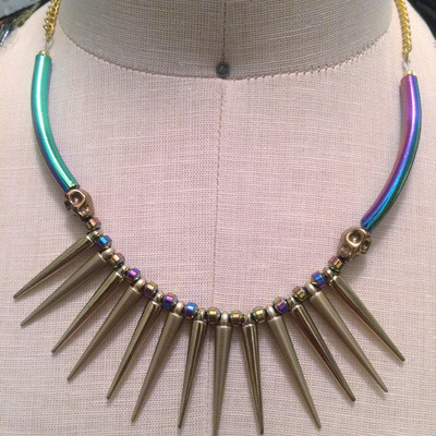Rainbow skulls spike gold necklace