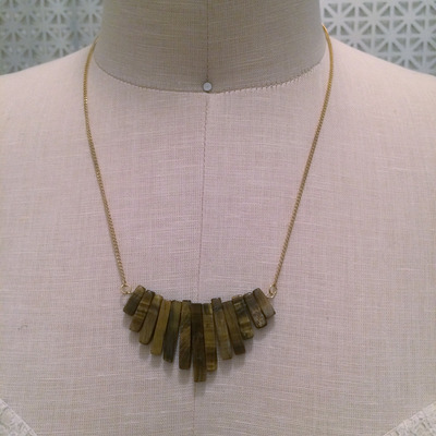Petite fan necklace in tigers eye