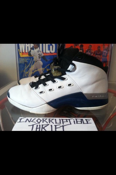 Air Jordan 17s size 10