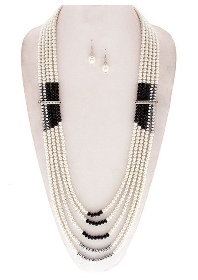 Neena Pearl Necklace