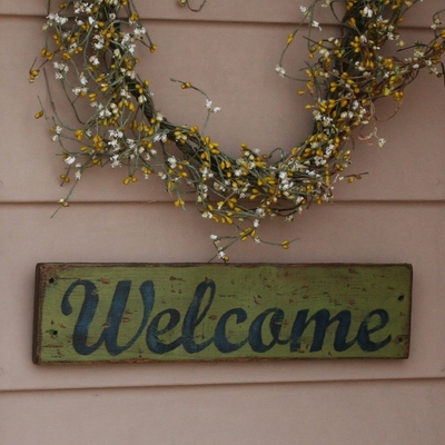 Welcome hand painted pallet sign