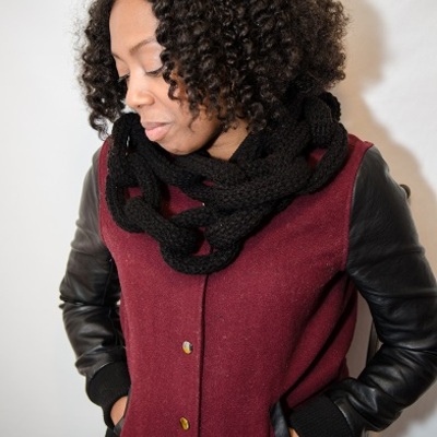 Black chain-link scarf