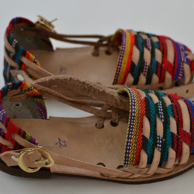 Size 22/us 6 infant/toddler caites