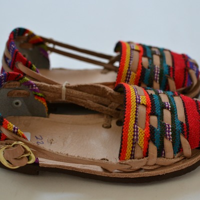 Size 22 us 6 infant/toddler caites