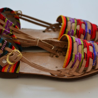 Size 26/us 9 infant/toddler caites 