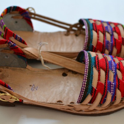 Size 26/us 9 infant/toddler caites 