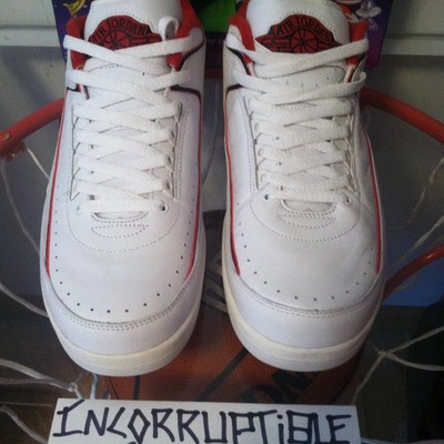Air jordan white/red low 2s size 13