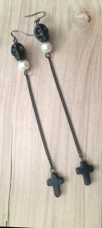 Skull Cross Duster Earrings