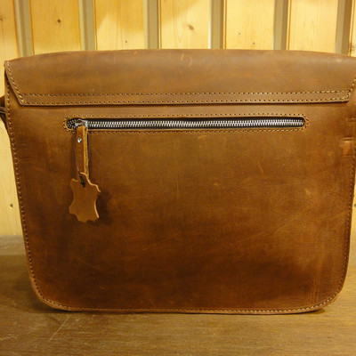 Soldier story messenger bag - full grain