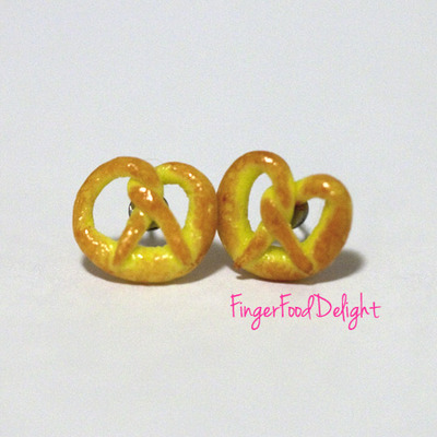 Kawaii Cute Miniature Food Earrings - Pretzels