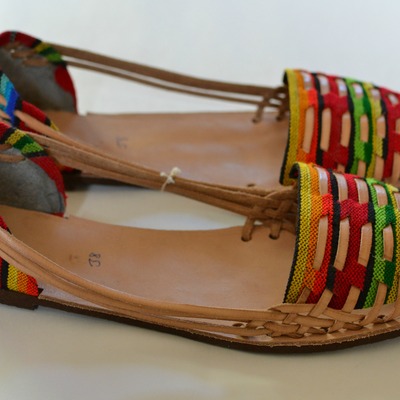 Size 38 us 7.5 women's caites 