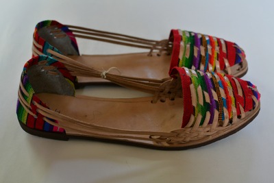 Size 38 US 7.5 Women's Caites 