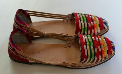 Size 39 US 8 Women's Caites 