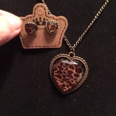 Cute and trendy leopard heart pendent and matching earrings
