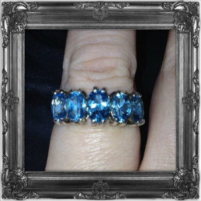 Enticing 2.70ct sky blue topaz 0.925 sterling ring