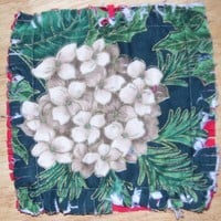 White and Red Poinsettias on Green Coaster Set - Thumbnail 1
