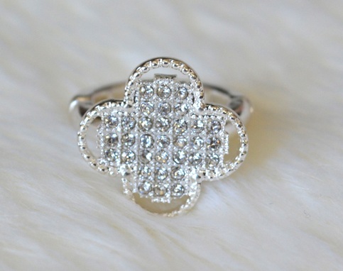 Clover Ring