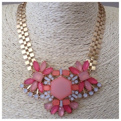 Emily - sunburst necklace (coral) - Thumbnail 3