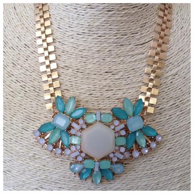 Emily - Sunburst Necklace (Mint)