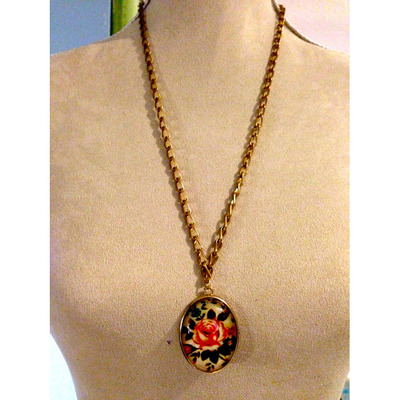 Vintage flower pendant necklace