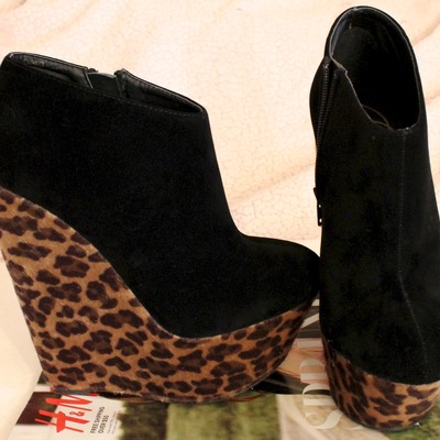 Two tone leopard print booties. - Thumbnail 1
