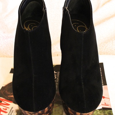 Two tone leopard print booties.