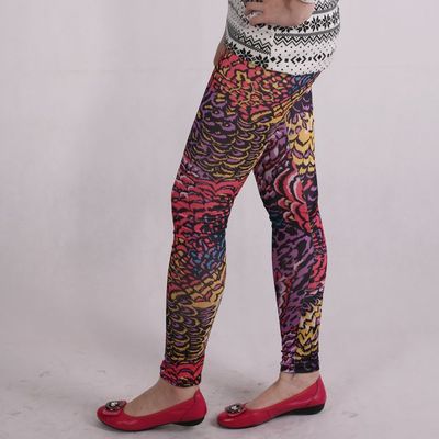 Colorful scalloped tights