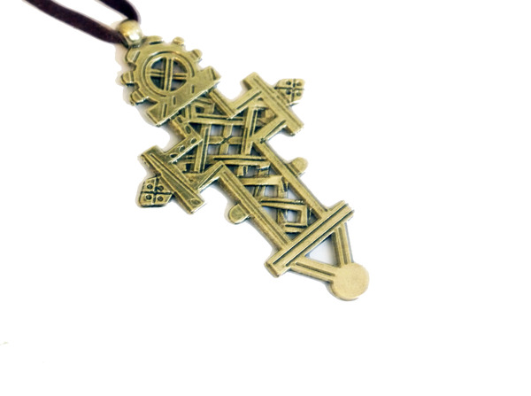 DIY  Vintage Cross Necklace