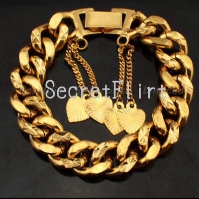 Chunky gold hearts pendants bracelet